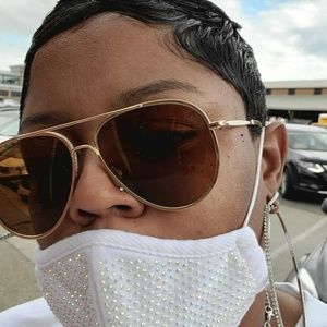 Meet your Posher, Simone